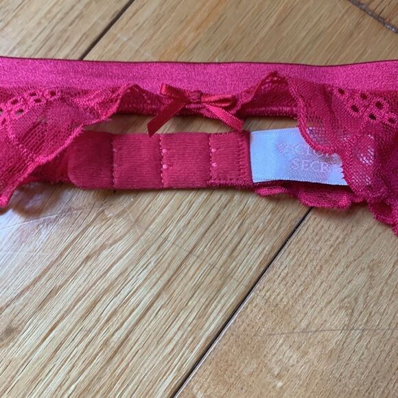 Vintage Victoria secret red adjustable garter belt floral lace sz M/L - Picture 2 of 5